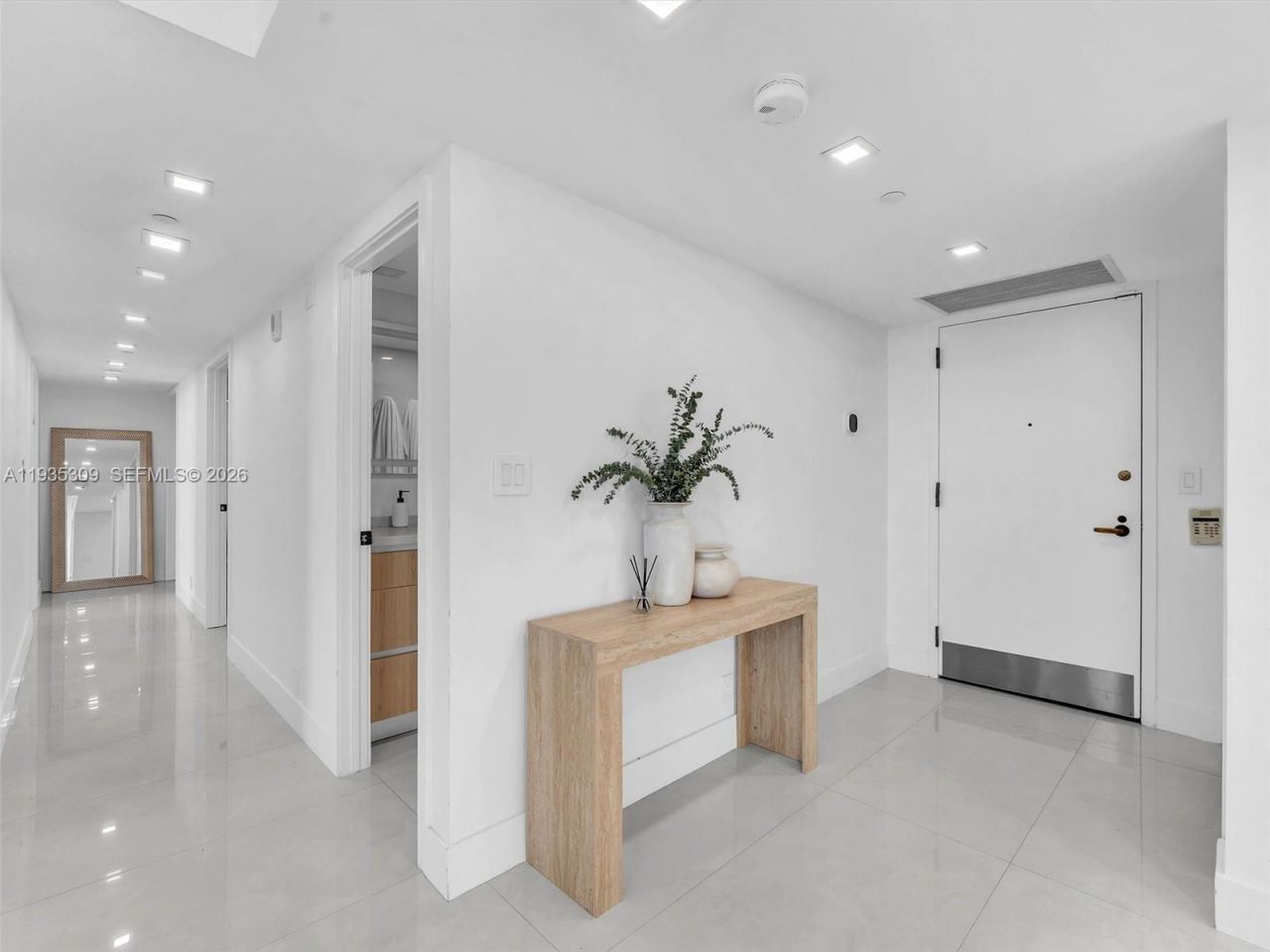 19707 Turnberry Way, Unit 22D, Aventura, FL 33180 Photo