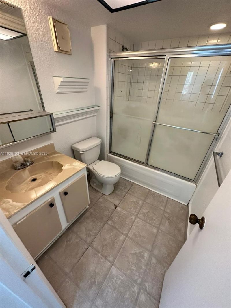 8001 Fairview Dr , Unit 101, Tamarac, FL 33321 Photo