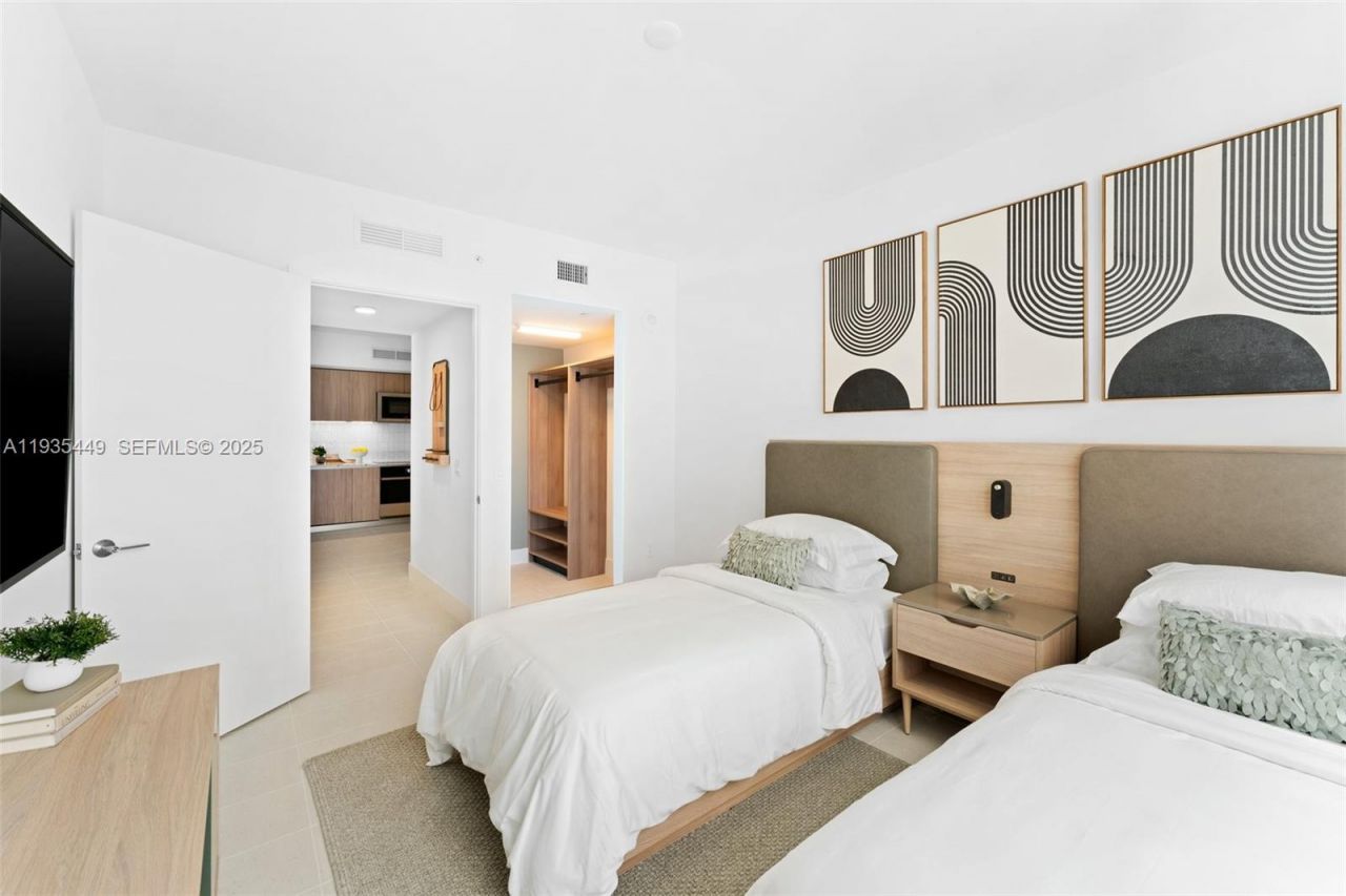 159 NE 6th St, Unit 4415, Miami, FL 33132 Photo