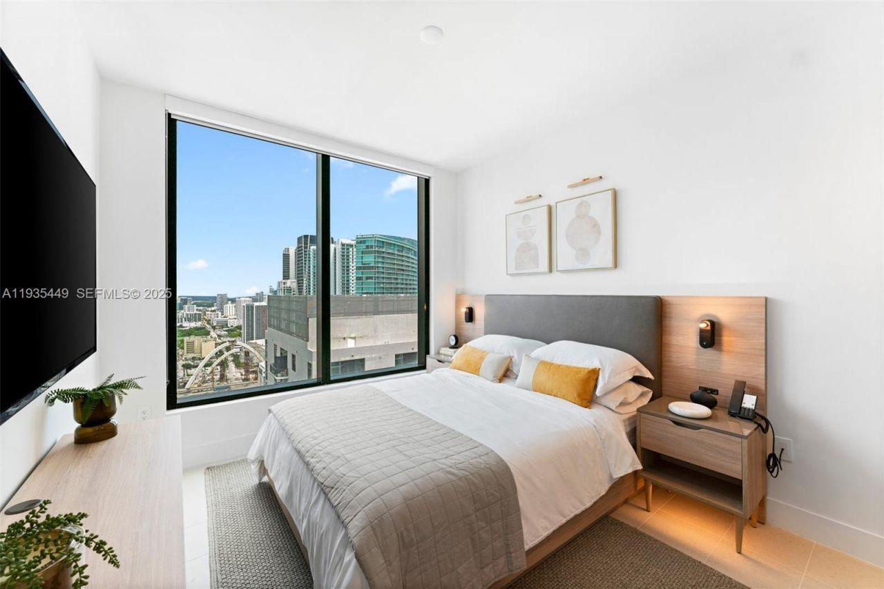 159 NE 6th St, Unit 4415, Miami, FL 33132 Photo