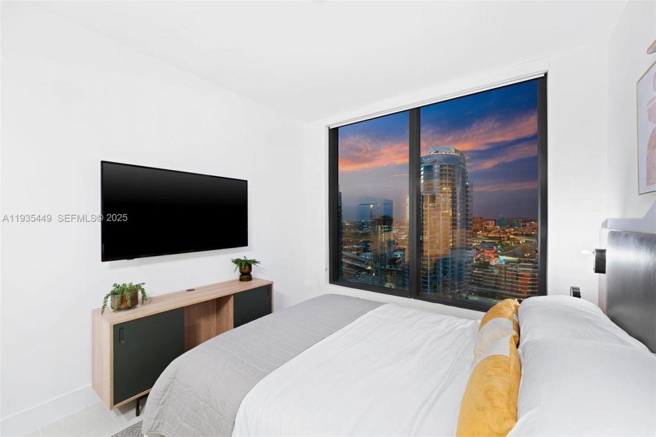 159 NE 6th St, Unit 4415, Miami, FL 33132 Photo