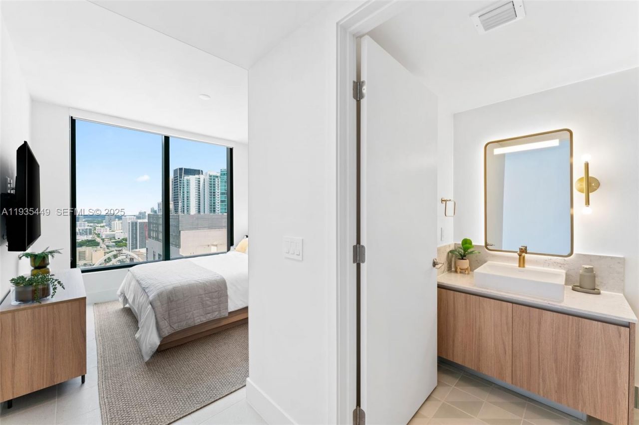 159 NE 6th St, Unit 4415, Miami, FL 33132 Photo