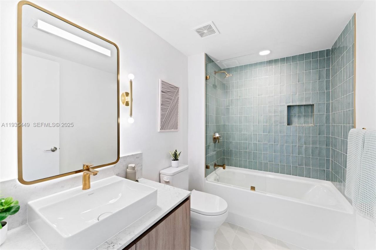 159 NE 6th St, Unit 4415, Miami, FL 33132 Photo