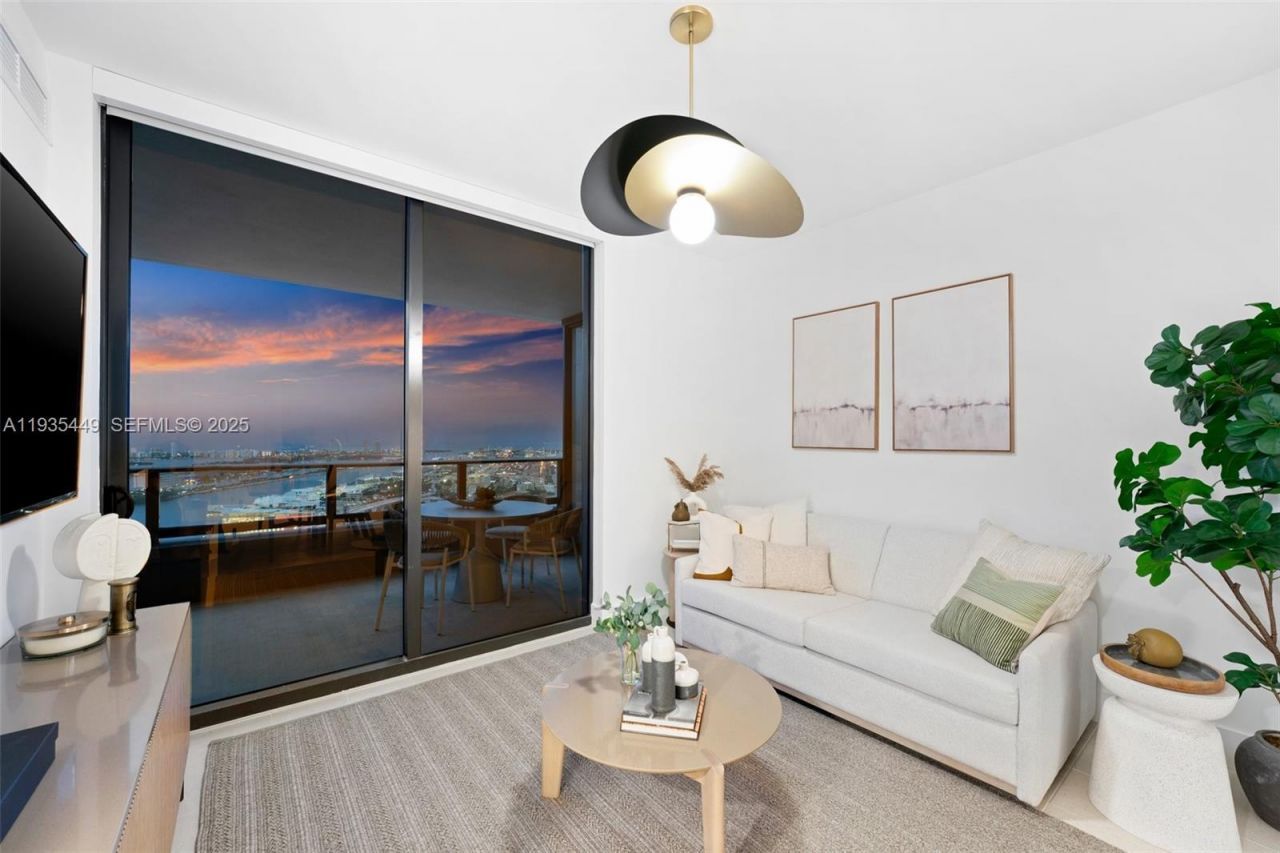 159 NE 6th St, Unit 4415, Miami, FL 33132 Photo