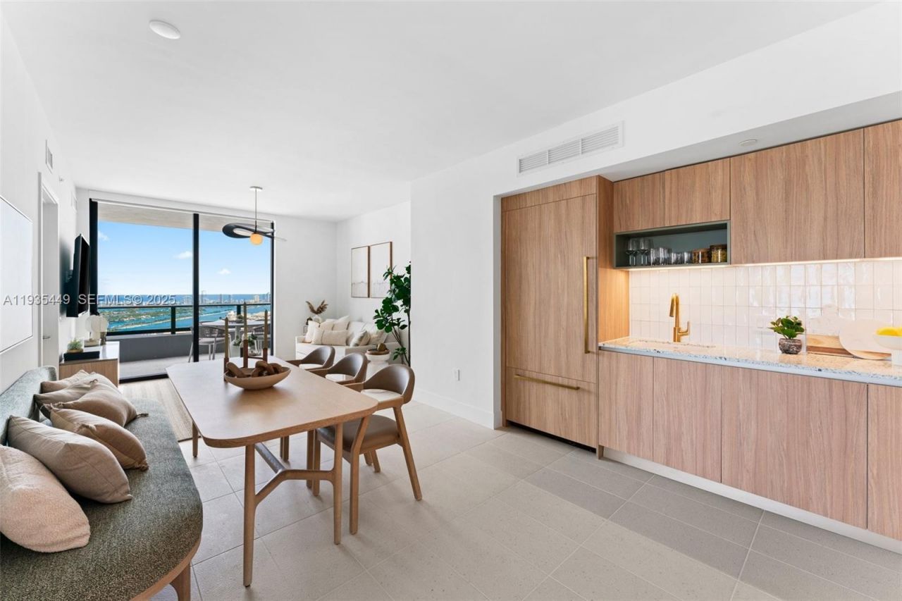 159 NE 6th St, Unit 4415, Miami, FL 33132 Photo