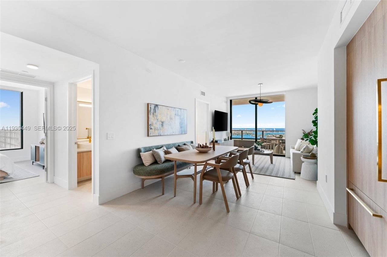 159 NE 6th St, Unit 4415, Miami, FL 33132 Photo