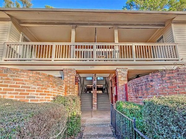 1220 CHAMBERLAIN DR, Unit 4, Memphis, TN 38119