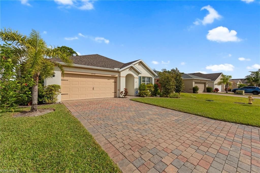 10528 Canal Brook Ln, Lehigh Acres, FL 33936 Photo