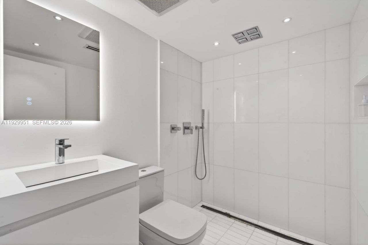 1800 Collins Ave, Unit 5E, Miami Beach, FL 33139 Photo