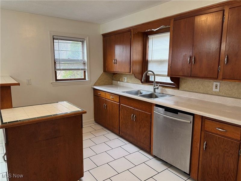 3053 Helen Place NW, Canton, OH 44708 Photo 11