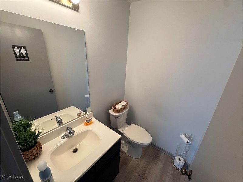 23672 Lorain Road, North Olmsted, OH 44070 Photo 10