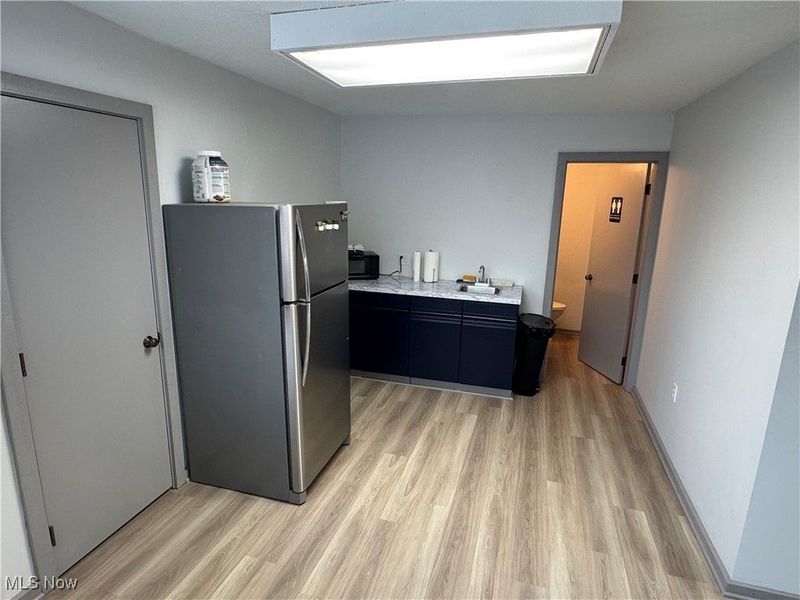 23672 Lorain Road, North Olmsted, OH 44070 Photo 8