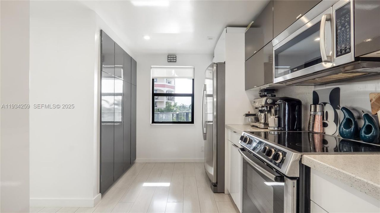 2029 N Ocean Blvd , Unit 404, Fort Lauderdale, FL 33305 Photo