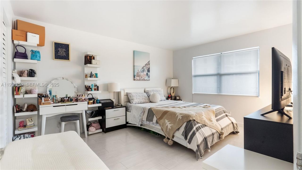 2029 N Ocean Blvd , Unit 404, Fort Lauderdale, FL 33305 Photo