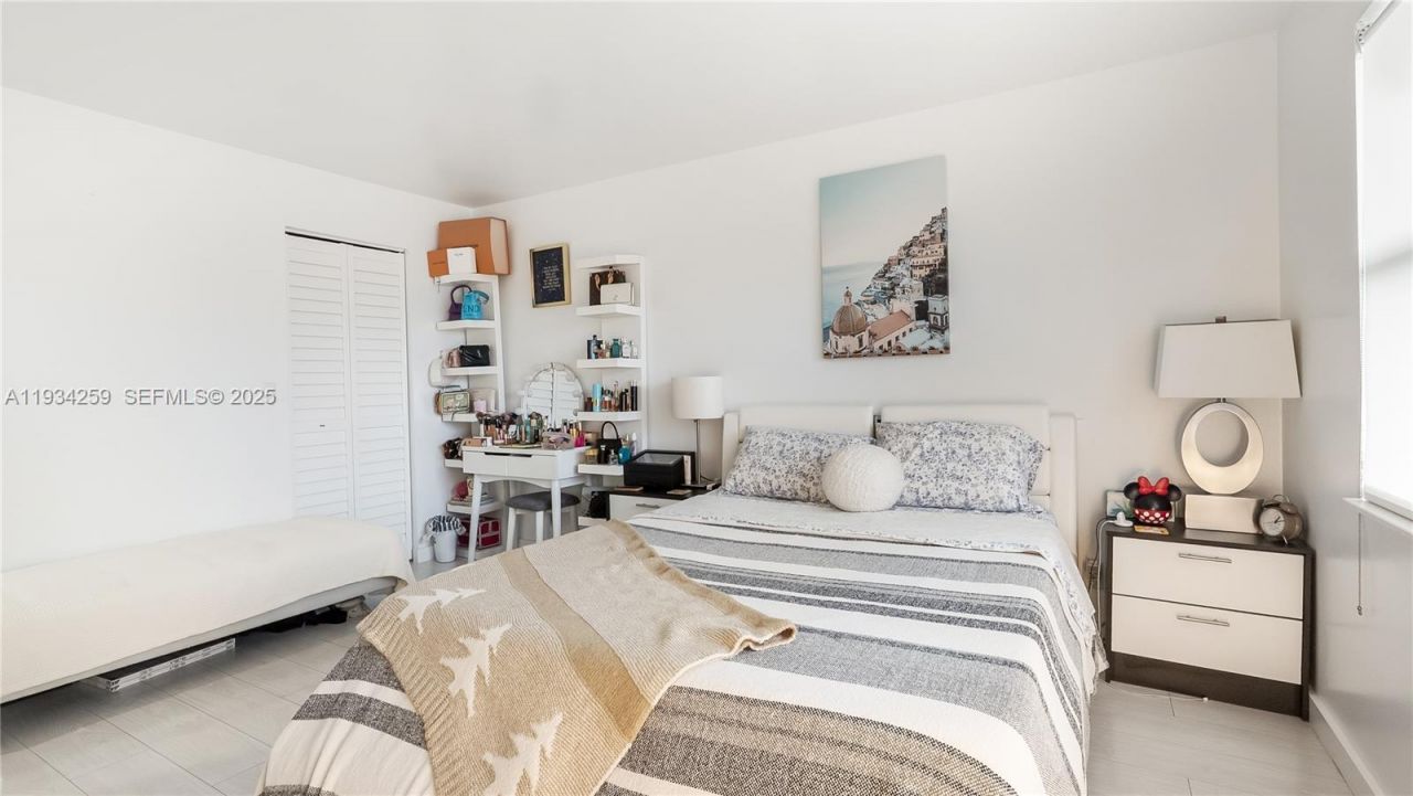 2029 N Ocean Blvd , Unit 404, Fort Lauderdale, FL 33305 Photo