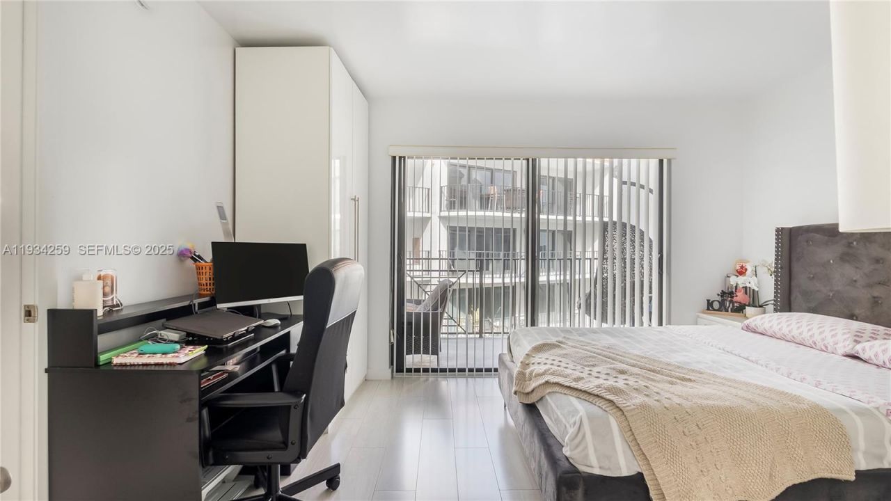 2029 N Ocean Blvd , Unit 404, Fort Lauderdale, FL 33305 Photo