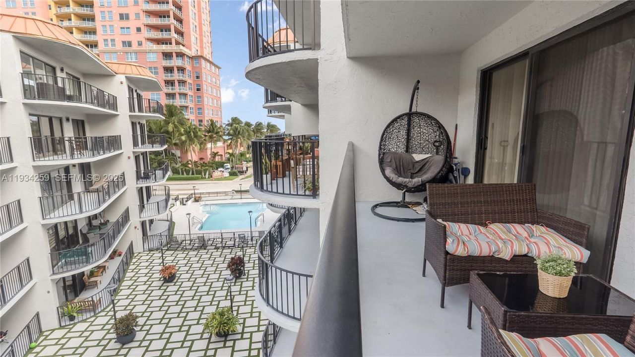 2029 N Ocean Blvd , Unit 404, Fort Lauderdale, FL 33305 Photo