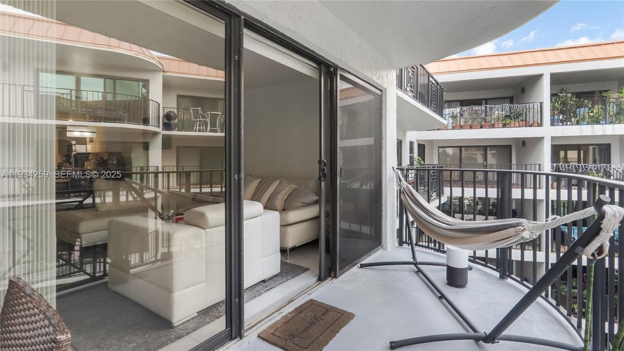 2029 N Ocean Blvd , Unit 404, Fort Lauderdale, FL 33305 Photo