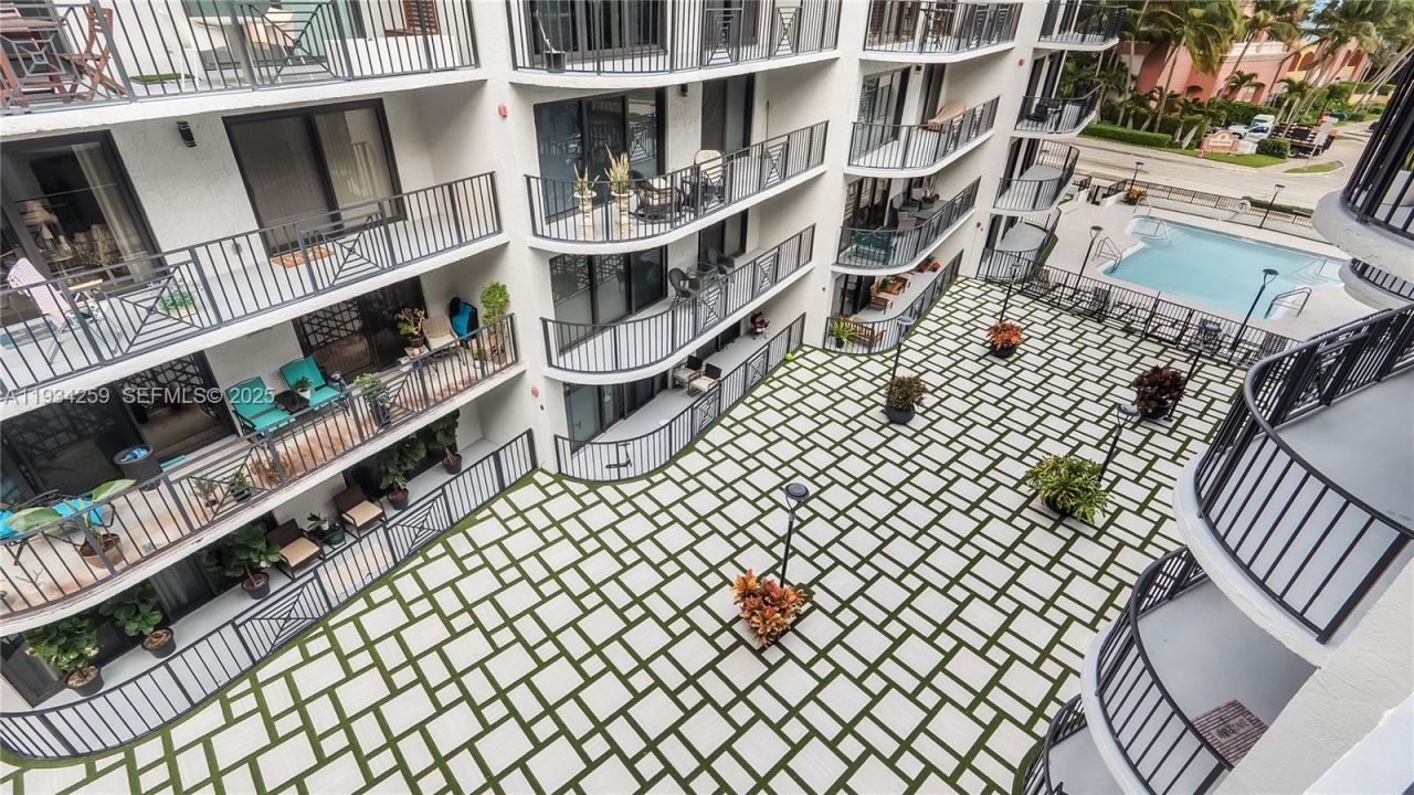 2029 N Ocean Blvd , Unit 404, Fort Lauderdale, FL 33305 Photo