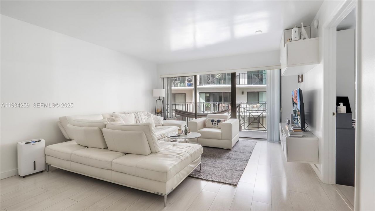 2029 N Ocean Blvd , Unit 404, Fort Lauderdale, FL 33305 Photo