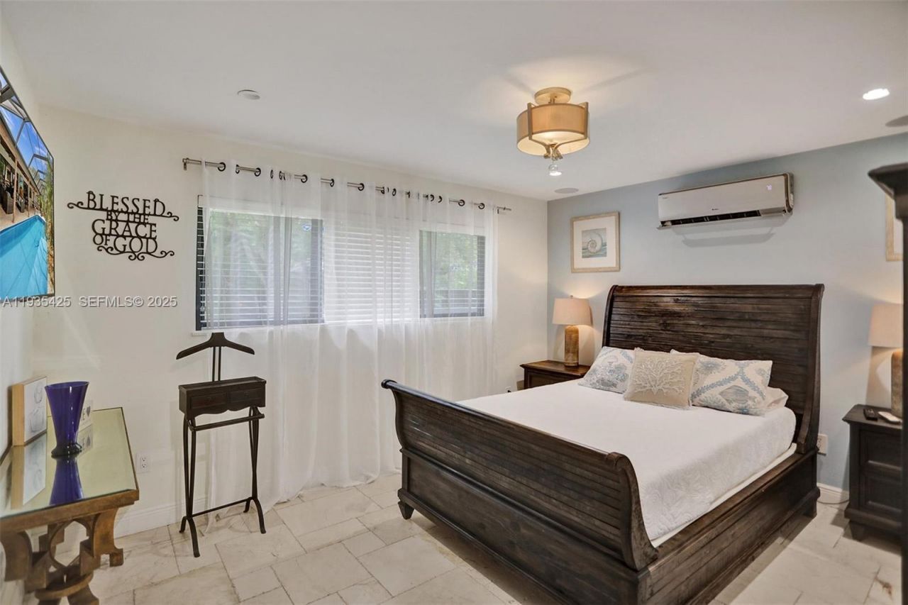 9890 SW 138th St, Miami, FL 33176 Photo