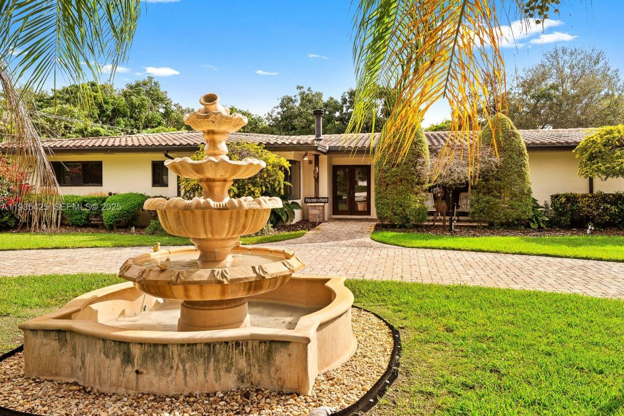 9890 SW 138th St, Miami, FL 33176 Photo