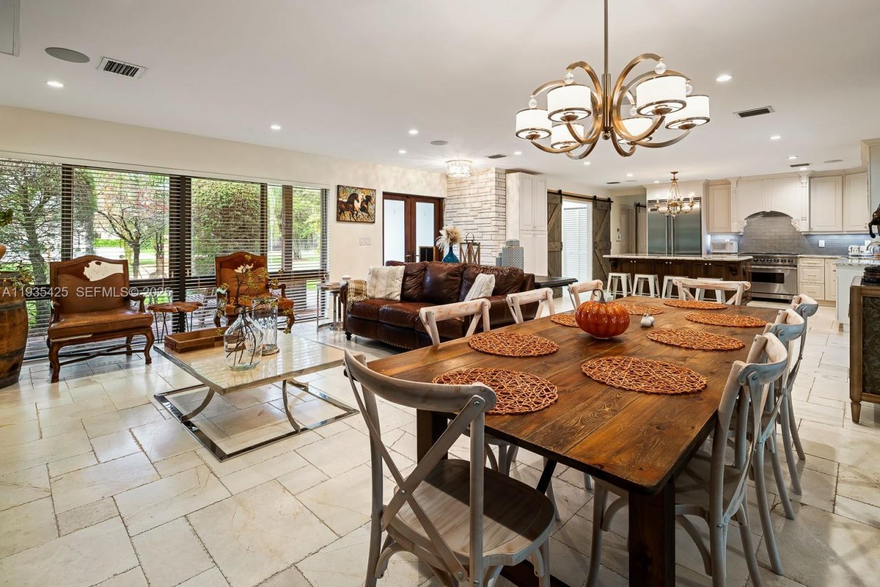 9890 SW 138th St, Miami, FL 33176 Photo