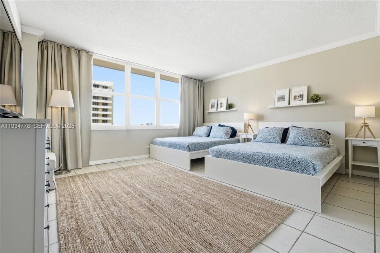 5601 Collins Ave , Unit 915, Miami Beach, FL 33140 Photo
