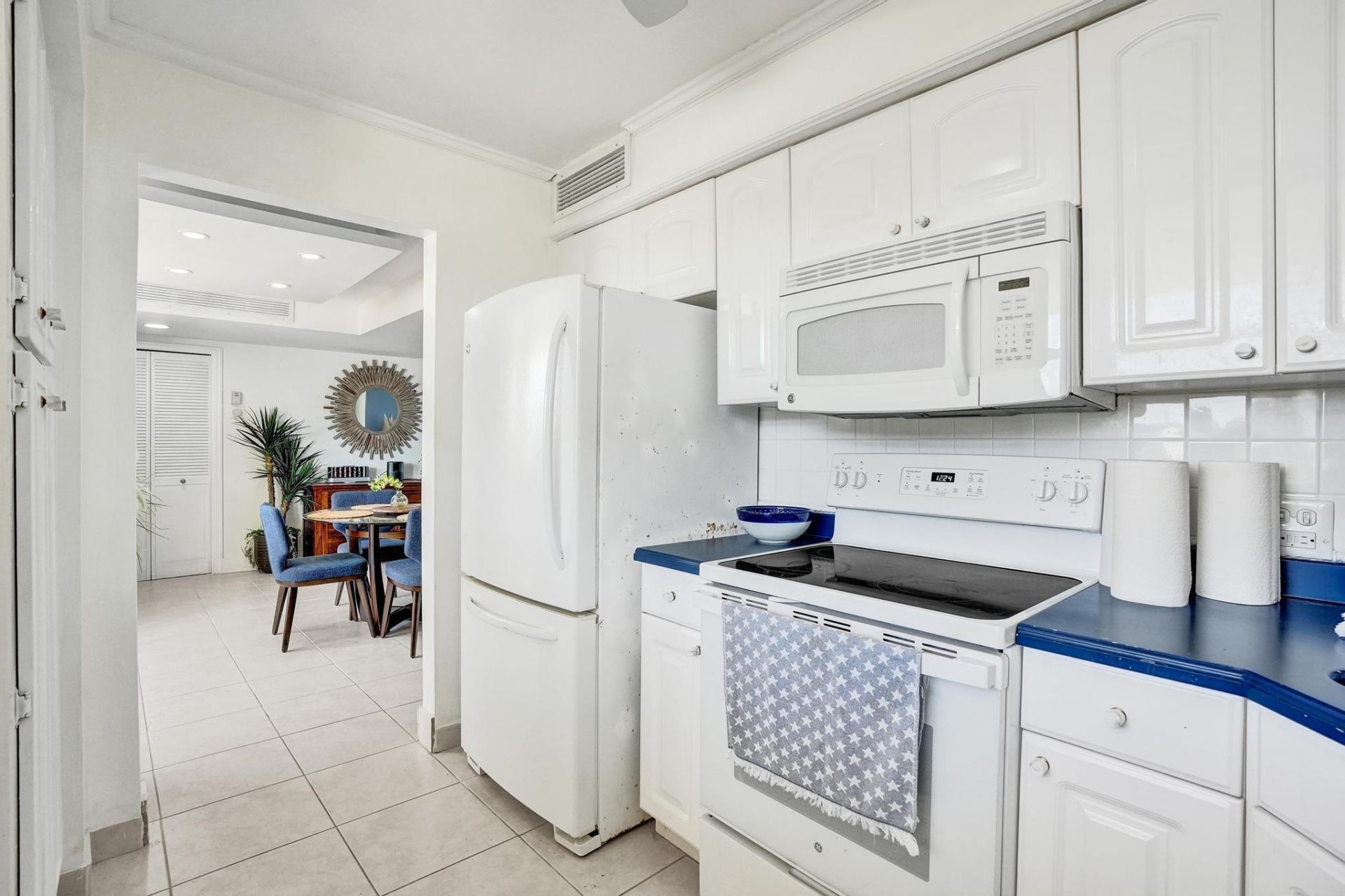 132 Lakeshore Drive, Unit 317, North Palm Beach, FL 33408 Photo