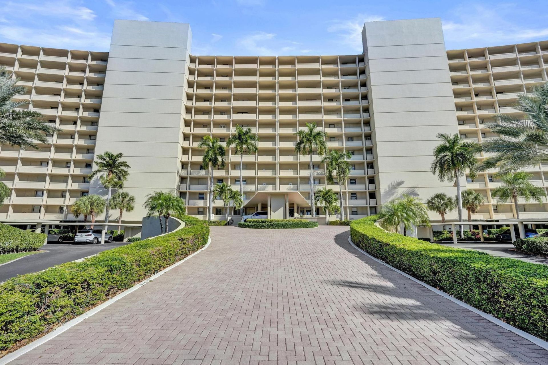 132 Lakeshore Drive, Unit 317, North Palm Beach, FL 33408 Photo