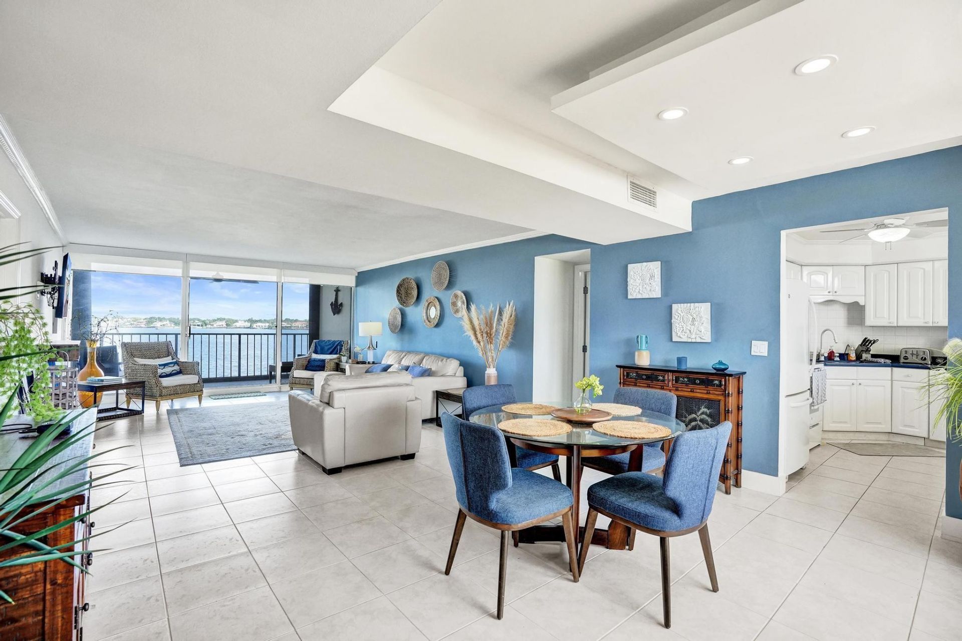 132 Lakeshore Drive, Unit 317, North Palm Beach, FL 33408 Photo