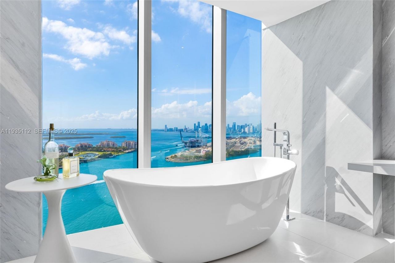 1000 S Pointe Dr, Unit 3501, Miami Beach, FL 33139 Photo