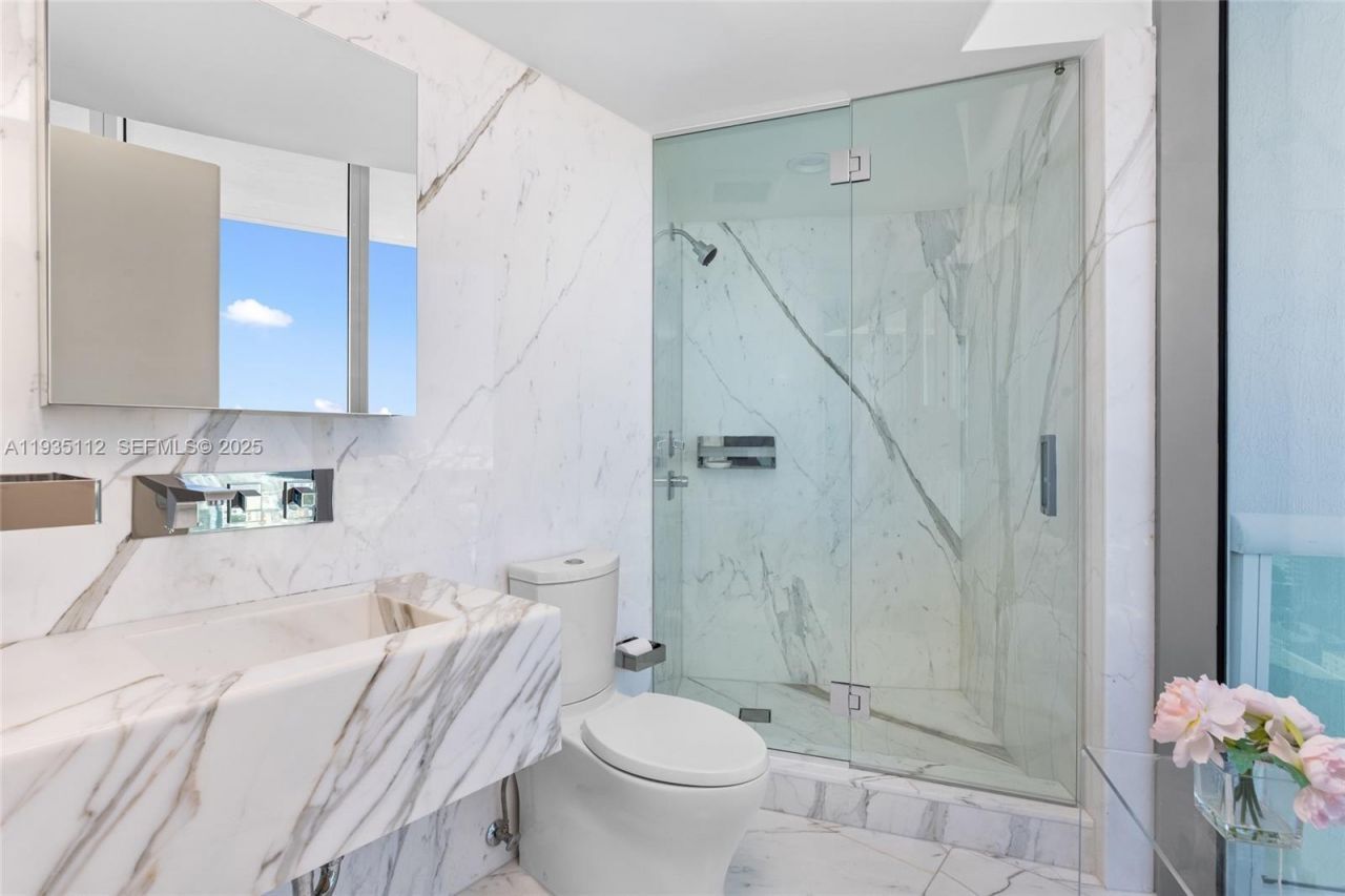 1000 S Pointe Dr, Unit 3501, Miami Beach, FL 33139 Photo