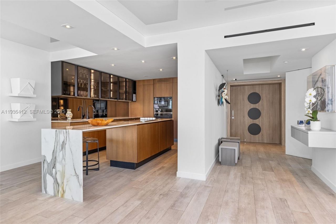 1000 S Pointe Dr, Unit 3501, Miami Beach, FL 33139 Photo