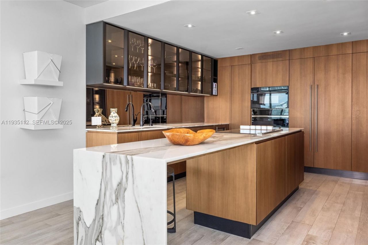 1000 S Pointe Dr, Unit 3501, Miami Beach, FL 33139 Photo