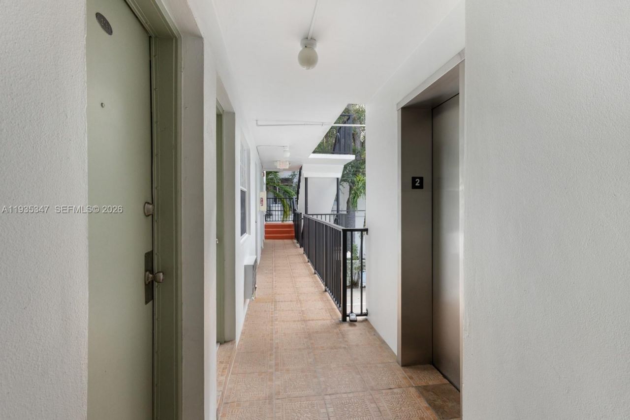 318 Majorca Ave, Unit 203, Coral Gables, FL 33134 Photo