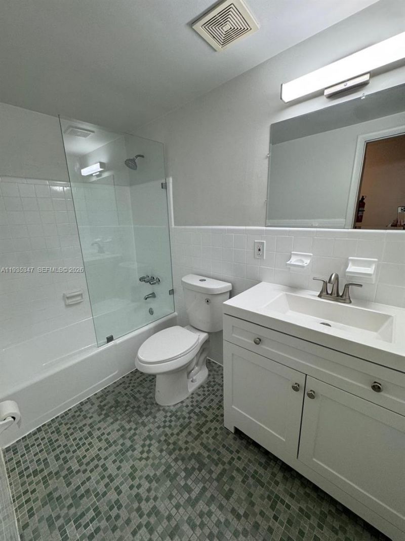 318 Majorca Ave, Unit 203, Coral Gables, FL 33134 Photo