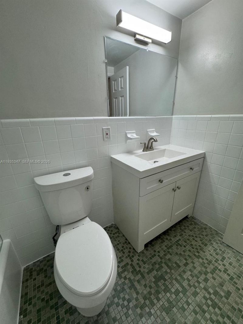 318 Majorca Ave, Unit 203, Coral Gables, FL 33134 Photo