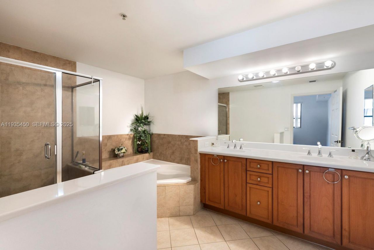 8395 SW 73rd Ave, Unit 521, Miami, FL 33143 Photo