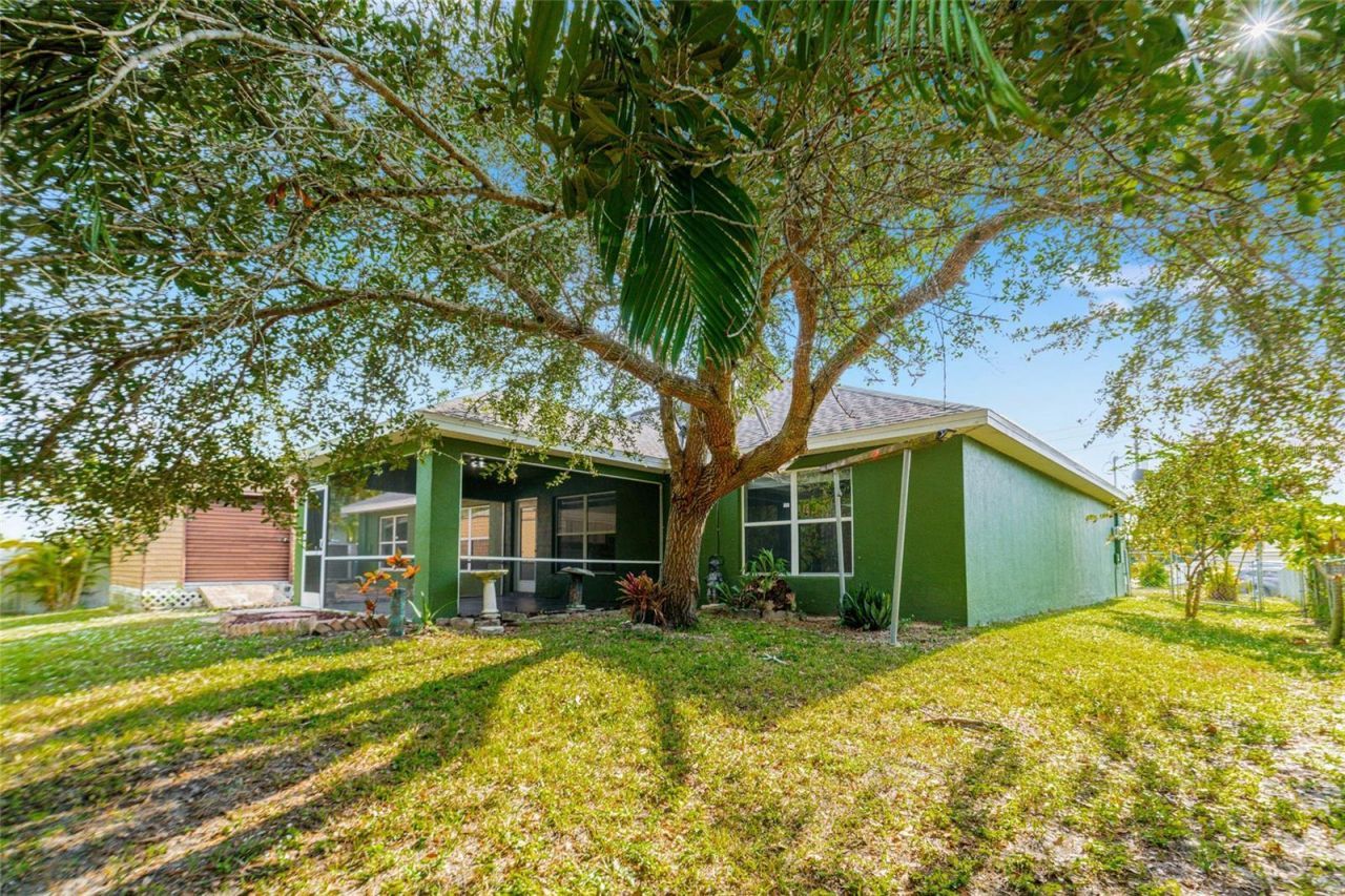 418 Windermere Drive, Lehigh Acres, FL 33972 Photo