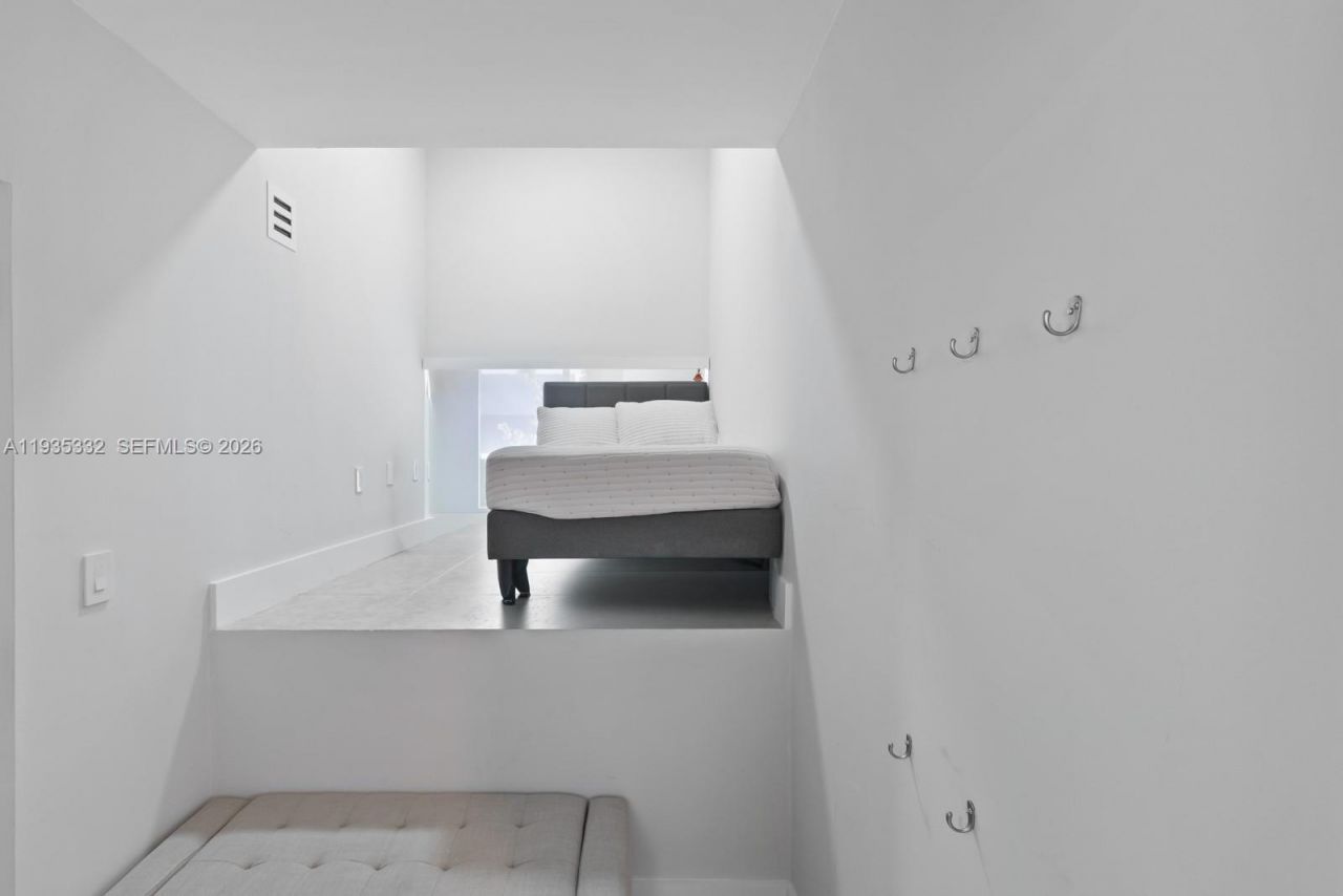 141 Crandon Blvd, Unit 446, Key Biscayne, FL 33149 Photo