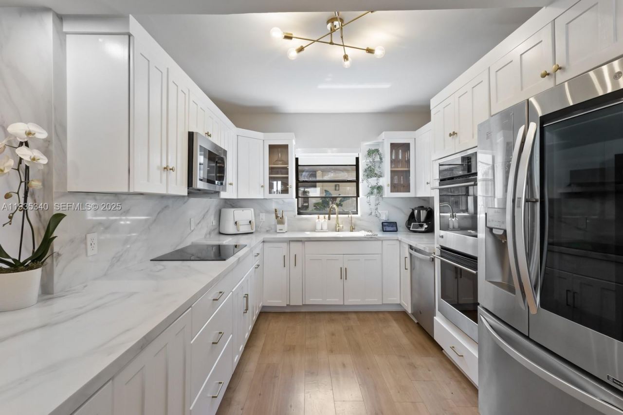 141 Crandon Blvd , Unit 446, Key Biscayne, FL 33149 Photo