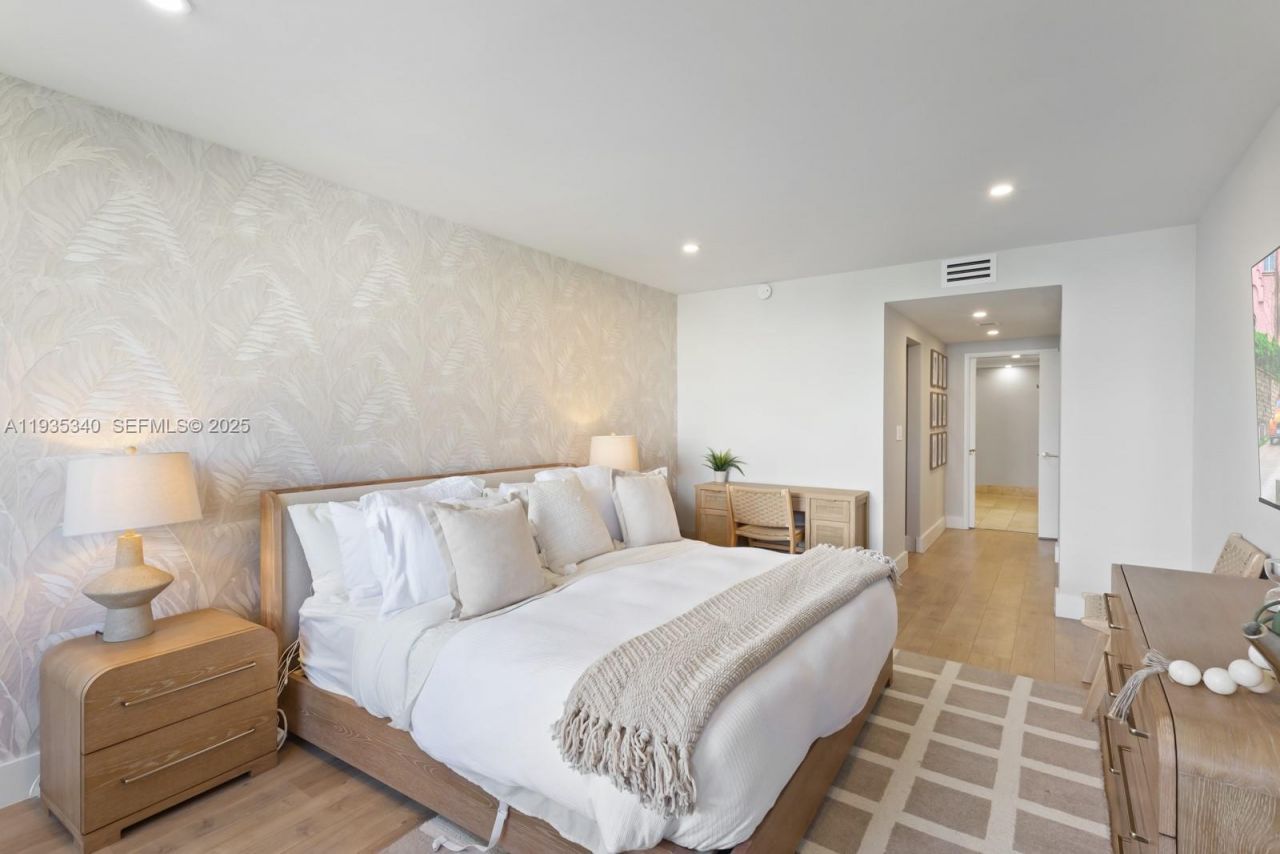 141 Crandon Blvd , Unit 446, Key Biscayne, FL 33149 Photo