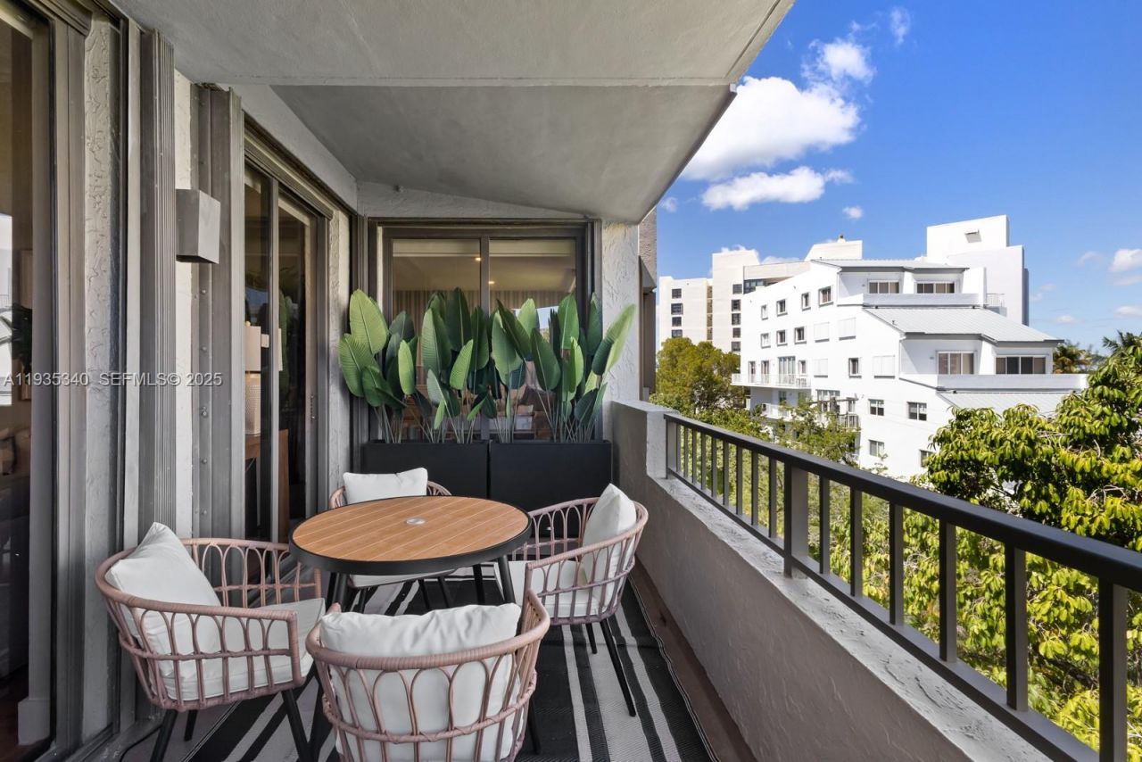 141 Crandon Blvd , Unit 446, Key Biscayne, FL 33149 Photo