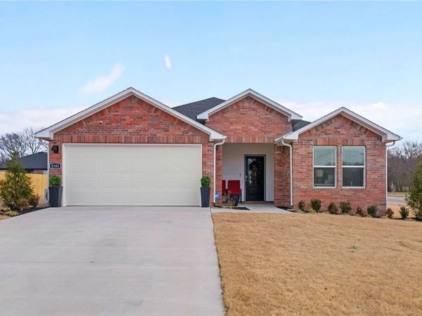 3101 N Rooster Street, Siloam Springs, AR 72761