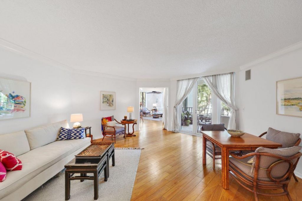 100 SE 5th Avenue, Unit 308, Boca Raton, FL 33432 Photo