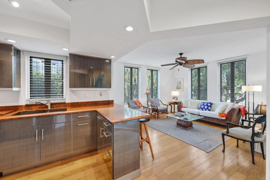 100 SE 5th Avenue, Unit 308, Boca Raton, FL 33432 Photo