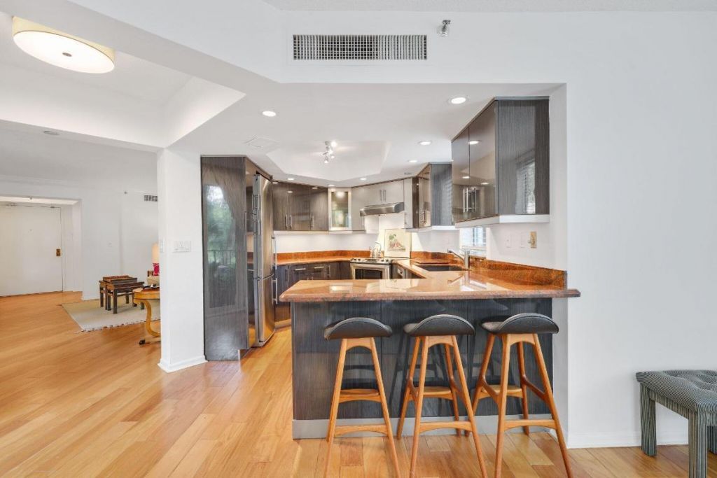 100 SE 5th Avenue, Unit 308, Boca Raton, FL 33432 Photo