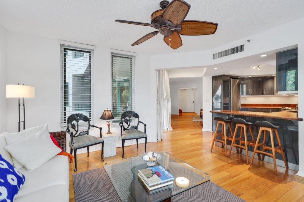 100 SE 5th Avenue, Unit 308, Boca Raton, FL 33432 Photo