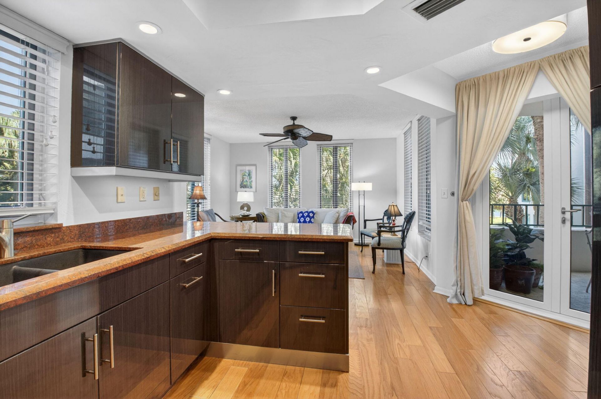 100 SE 5th Avenue, Unit 308, Boca Raton, FL 33432 Photo